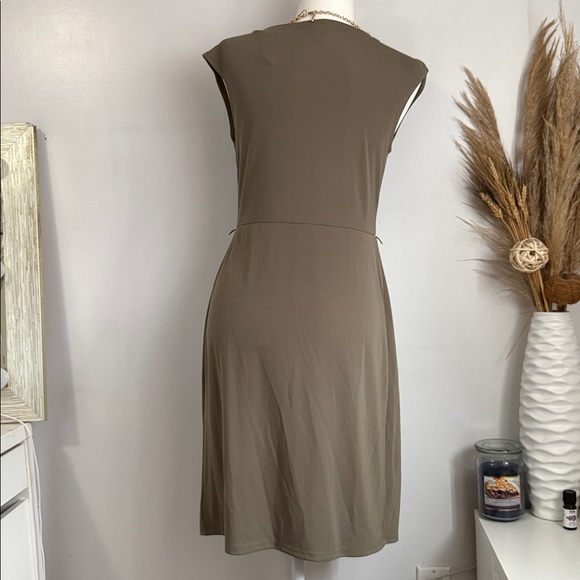 Anne Klein Sleeveless Sage Green Knit Top - Picture 3 of 7